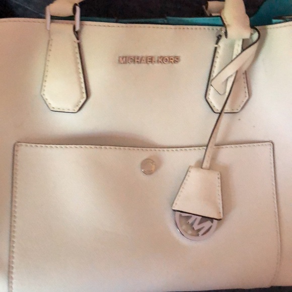 Ready for summer sale!! 
Michael Kors summer bag - Picture 5 of 9